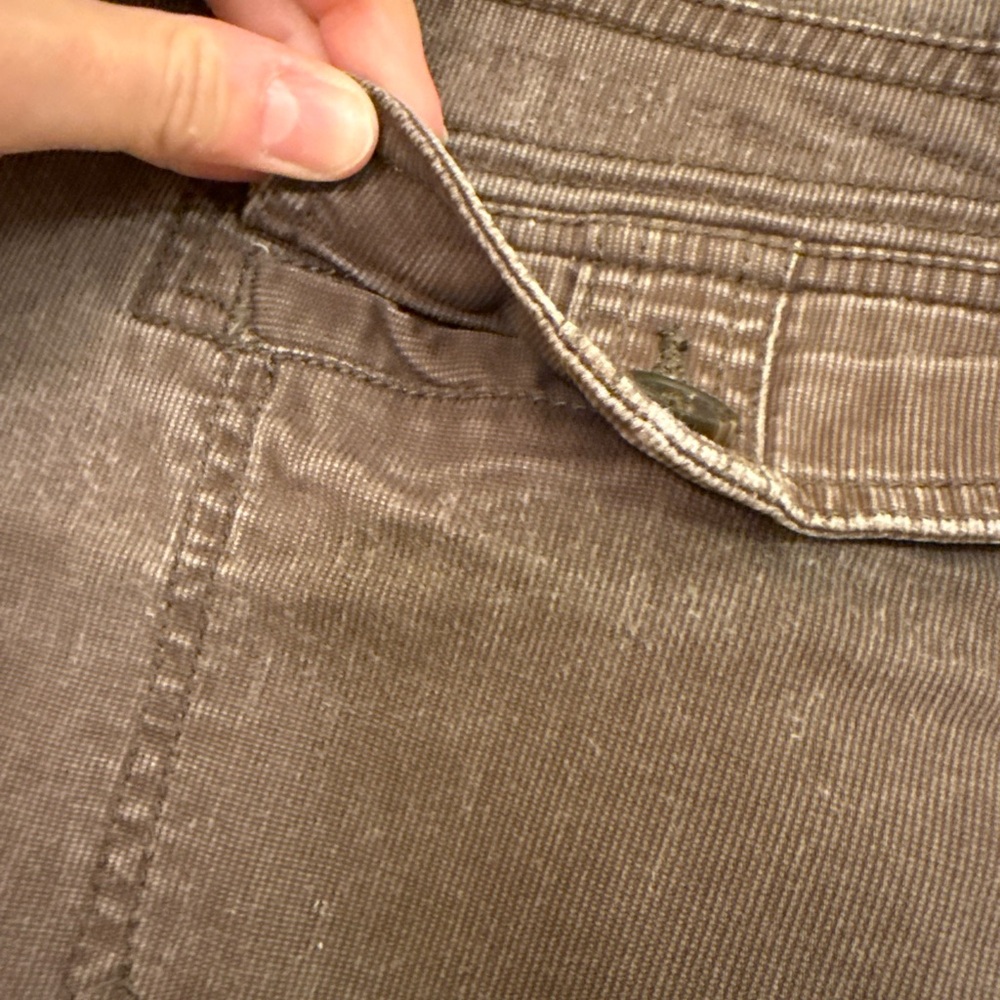 Sonoma Women's Dark Brown Cargo Shorts - Picture 6 of 6